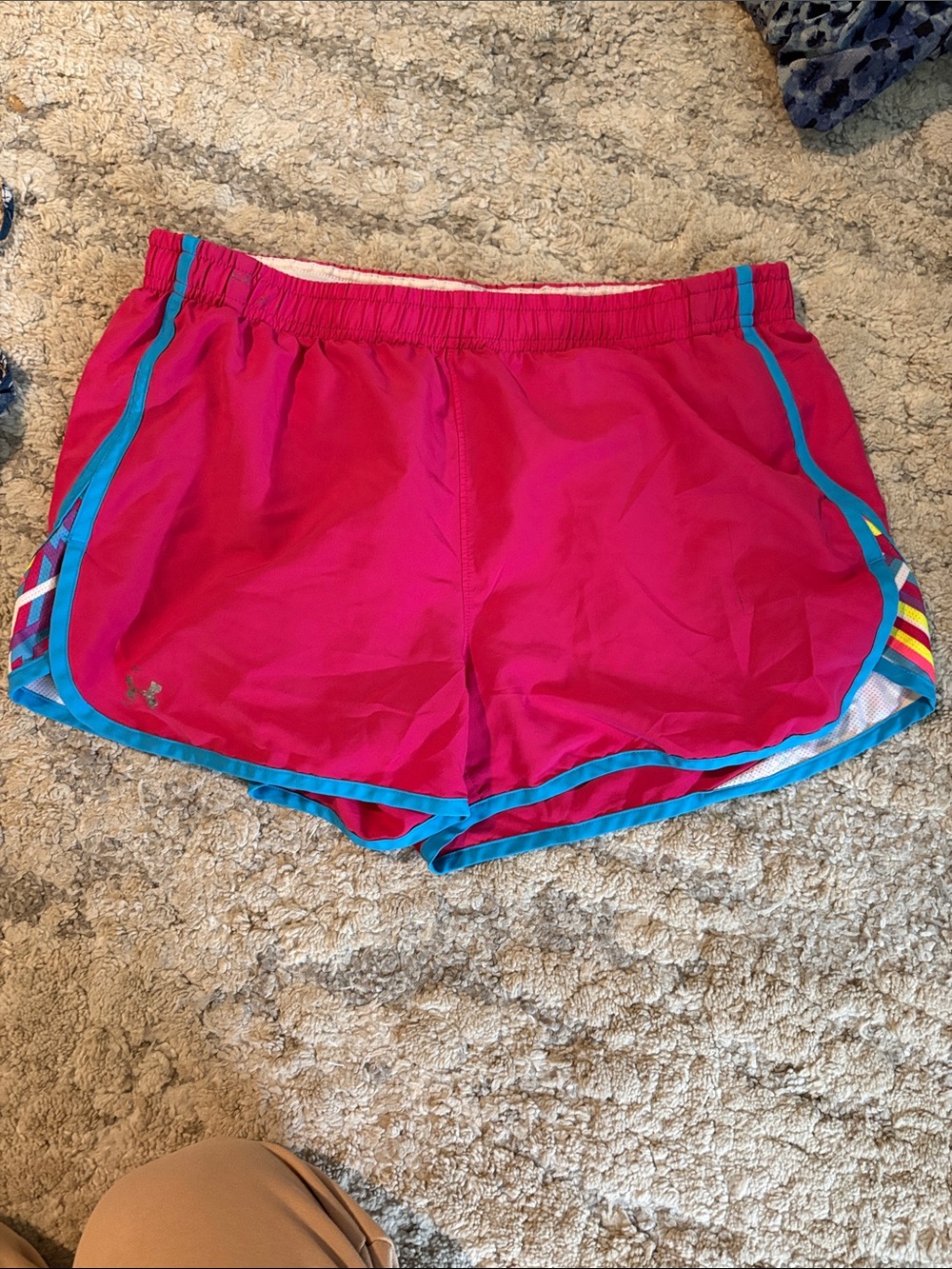 3/$20! Offers open! Under Armour Hot Pink Women's medium Athletic Shorts